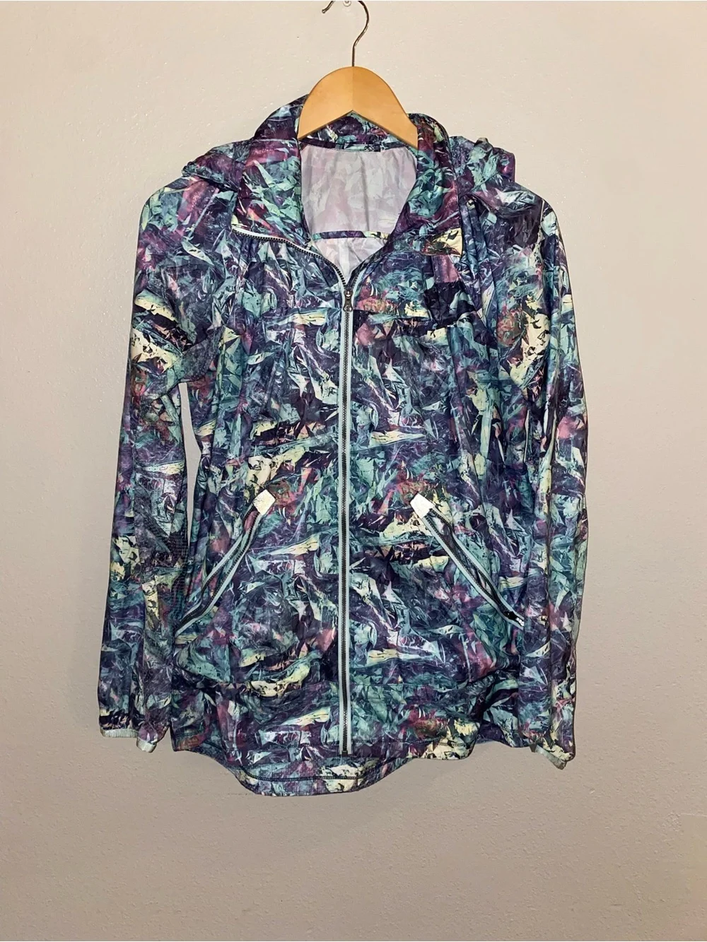 Lululemon Miss Misty Jacket II Iridescent Abstract Print Windbreaker Size 6